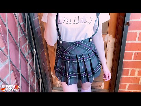❤️ 女學生深深地吸吮她的雞巴並亂搞而不是上課。 ❌ 色情視頻 在我們 ☑