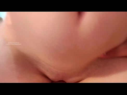 ❤️ 睡在我姐姐的房間裡，這就是我醒來的方式 ❌ 色情視頻 在我們 ☑